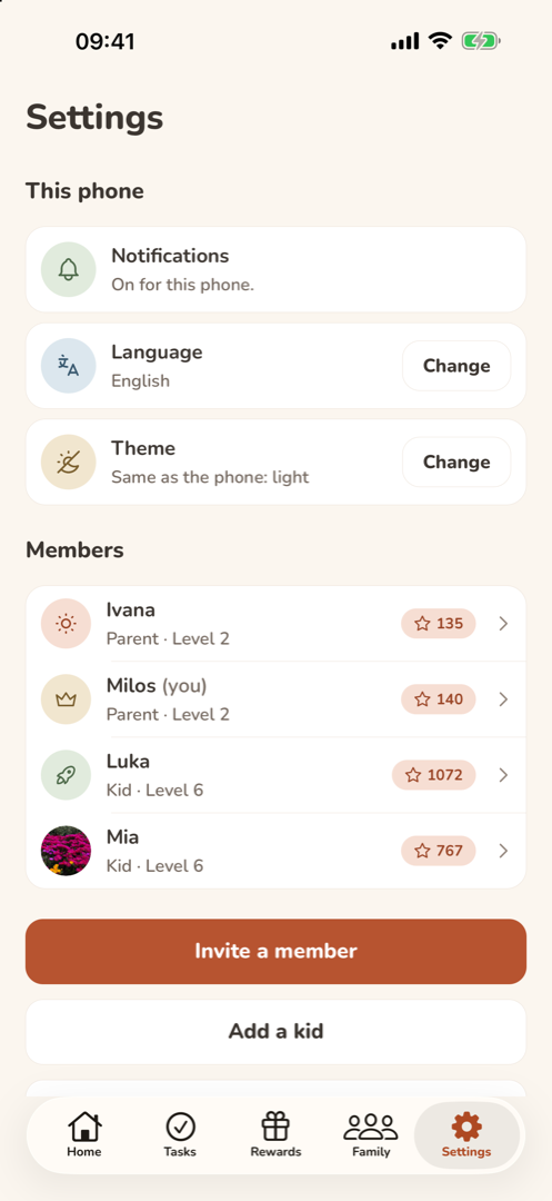 Settings: the phone's notifications, language and theme, then the family's members with their roles, levels and points.